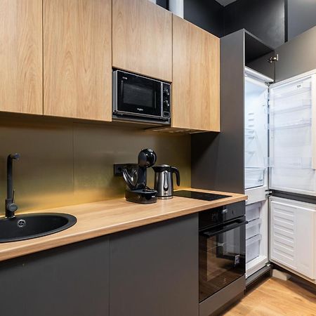 Lienes Iela Gem 1Br Apartment With Fireplace In Historic Unesco Center Riga Exteriér fotografie