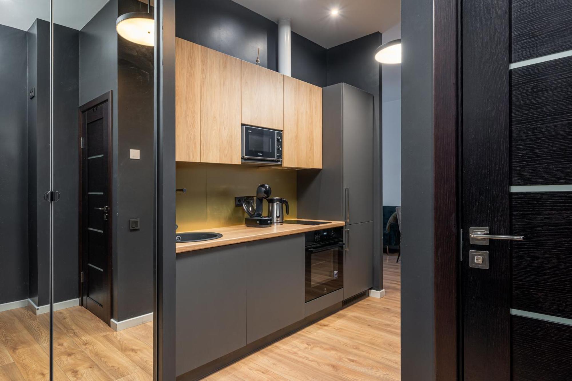 Lienes Iela Gem 1Br Apartment With Fireplace In Historic Unesco Center Riga Exteriér fotografie