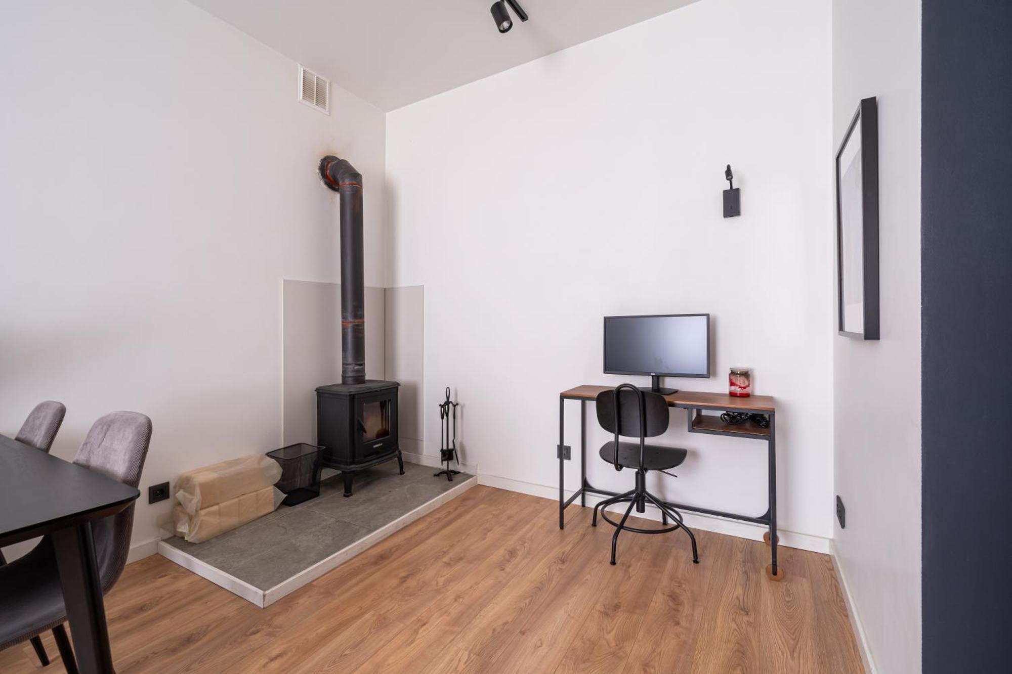 Lienes Iela Gem 1Br Apartment With Fireplace In Historic Unesco Center Riga Exteriér fotografie