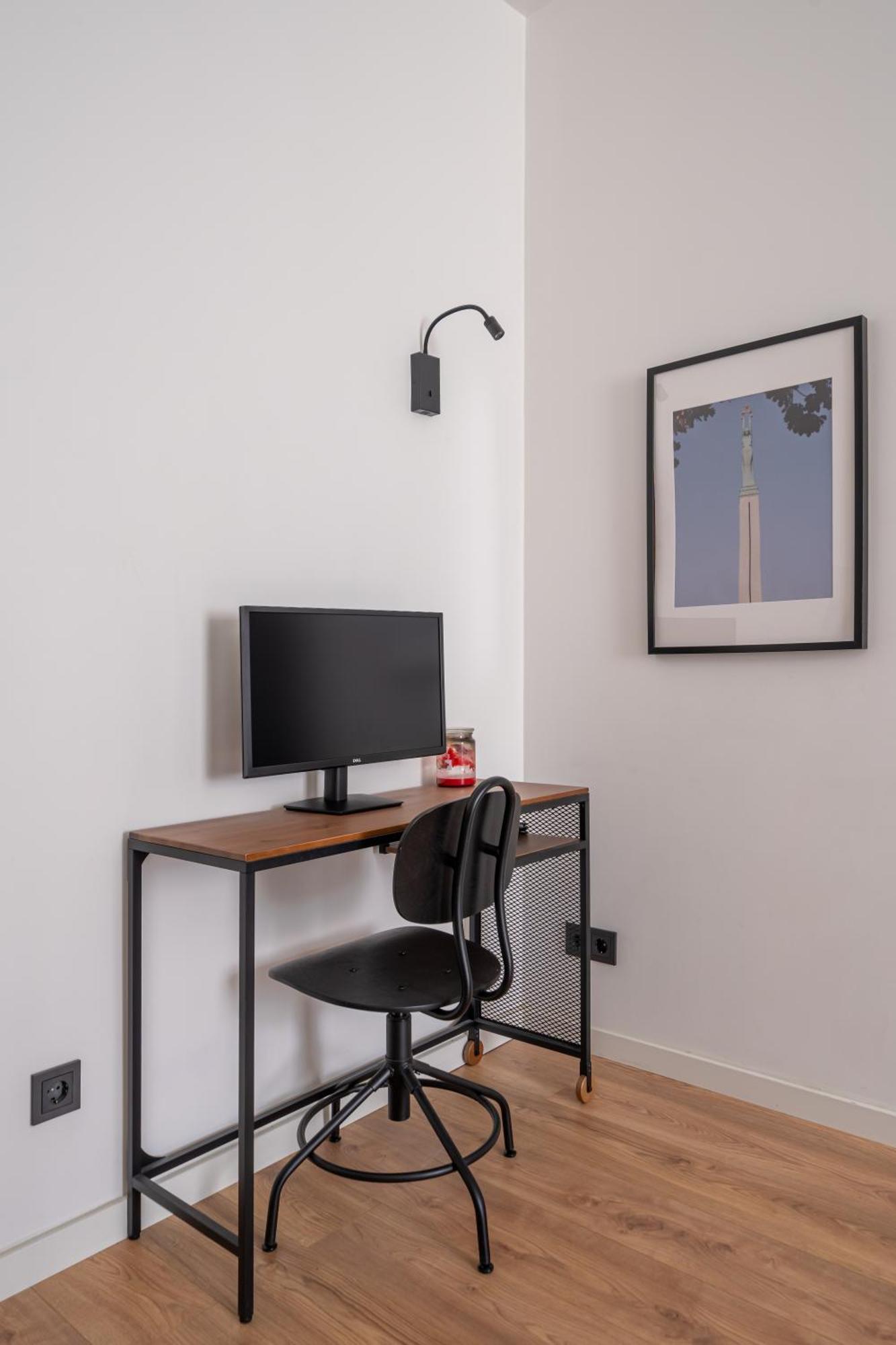 Lienes Iela Gem 1Br Apartment With Fireplace In Historic Unesco Center Riga Exteriér fotografie